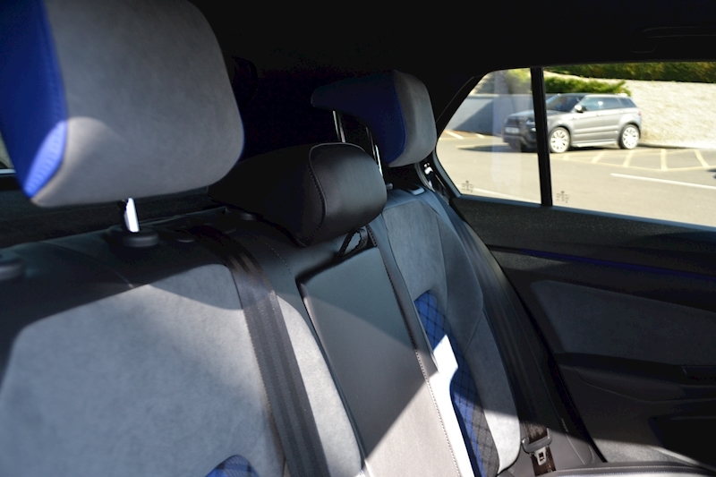 Volkswagen 2.0 TSI R Hatchback 5dr Petrol DSG 4Motion (s/s) (320 ps)