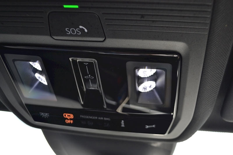 Volkswagen 2.0 TSI R Hatchback 5dr Petrol DSG 4Motion (s/s) (320 ps)