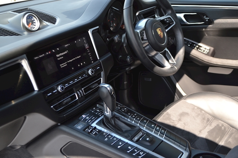 Porsche Macan Gts Pdk 2.9 5dr V6 SUV 4WD Semi Auto Petrol