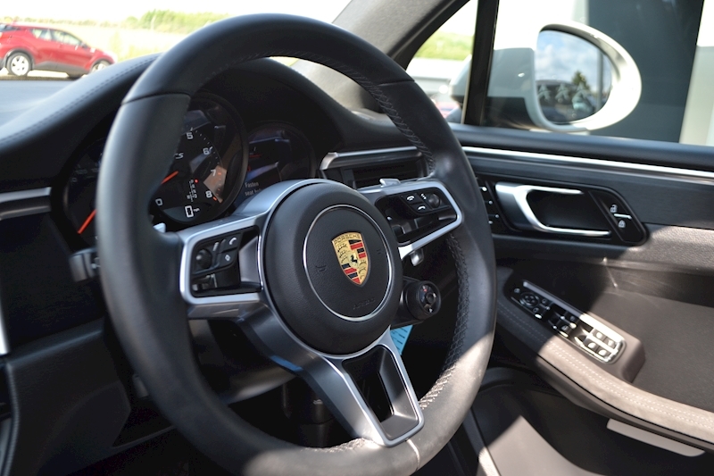 Porsche Macan Gts Pdk 2.9 5dr V6 SUV 4WD Semi Auto Petrol
