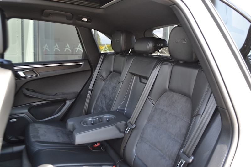 Porsche Macan Gts Pdk 2.9 5dr V6 SUV 4WD Semi Auto Petrol