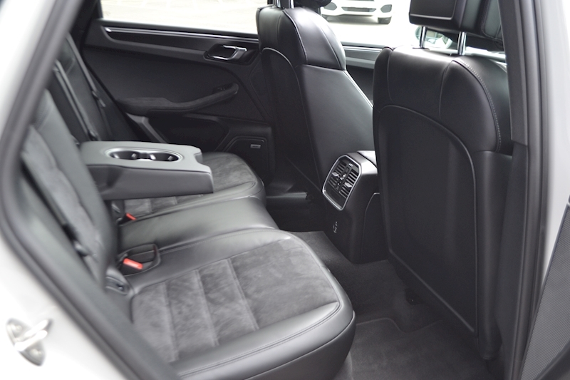 Porsche Macan Gts Pdk 2.9 5dr V6 SUV 4WD Semi Auto Petrol