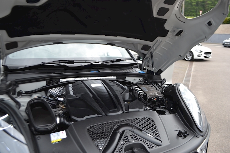 Porsche Macan Gts Pdk 2.9 5dr V6 SUV 4WD Semi Auto Petrol
