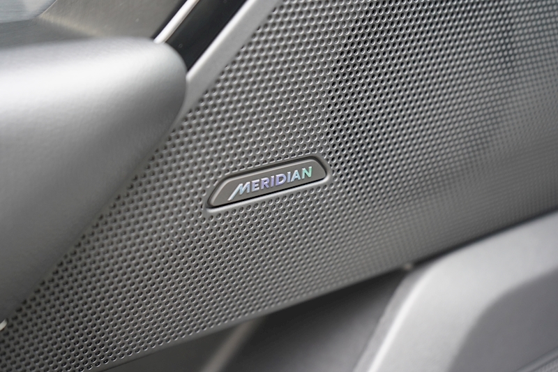 Land Rover 2.0 P250 R-Dynamic S SUV 5dr Petrol Auto 4WD (s/s) (250 ps)