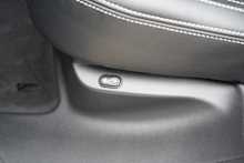 Land Rover 2.0 P250 R-Dynamic S SUV 5dr Petrol Auto 4WD (s/s) (250 ps)