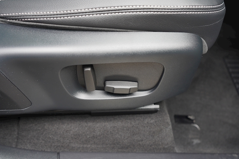 Land Rover 2.0 P250 R-Dynamic S SUV 5dr Petrol Auto 4WD (s/s) (250 ps)