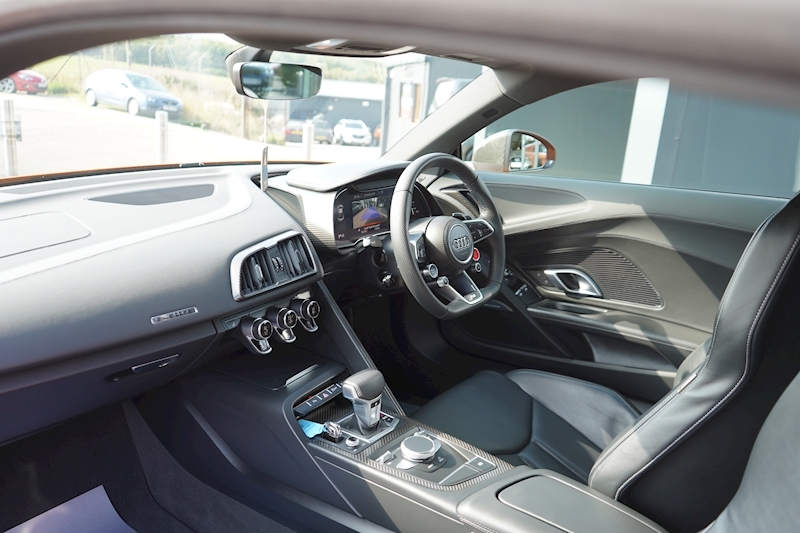 Audi R8 FSI V10 Plus 5.2 2dr Coupe Automatic Petrol