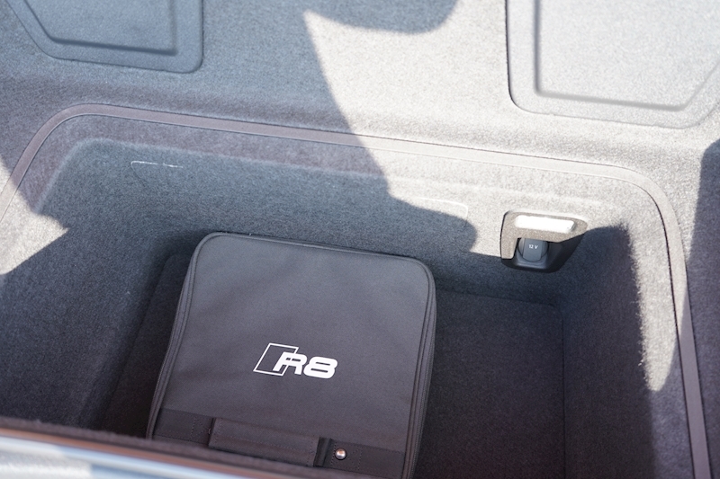 Audi R8 FSI V10 Plus 5.2 2dr Coupe Automatic Petrol