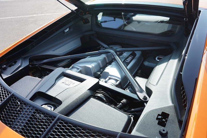 Audi R8 FSI V10 Plus 5.2 2dr Coupe Automatic Petrol