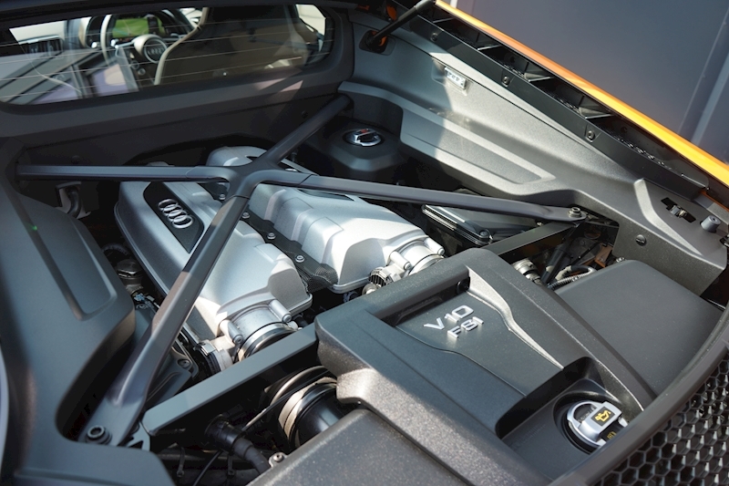 Audi R8 FSI V10 Plus 5.2 2dr Coupe Automatic Petrol