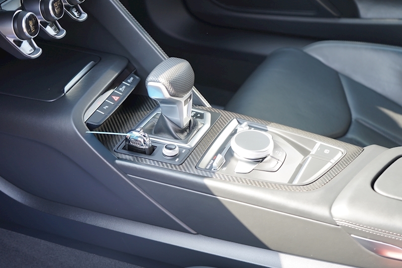 Audi R8 FSI V10 Plus 5.2 2dr Coupe Automatic Petrol
