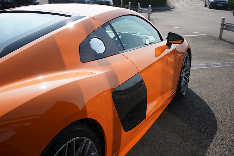 Audi R8 FSI V10 Plus 5.2 2dr Coupe Automatic Petrol