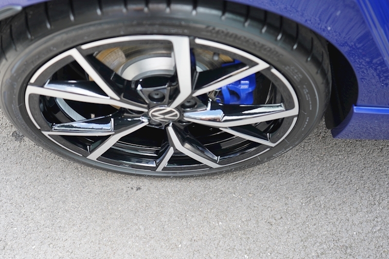 Volkswagen 2.0 TSI R Hatchback 5dr Petrol DSG 4Motion (s/s) (320 ps)