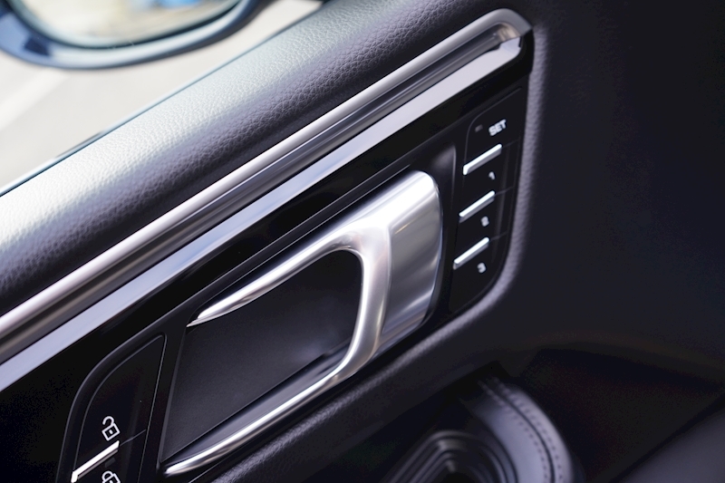 Porsche 3.0T V6 S SUV 5dr Petrol PDK 4WD (s/s) (354 ps)