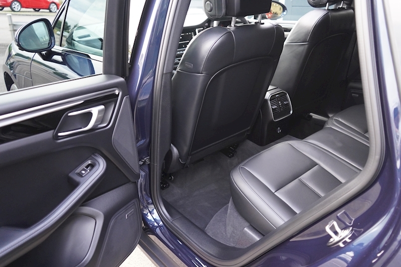 Porsche 3.0T V6 S SUV 5dr Petrol PDK 4WD (s/s) (354 ps)