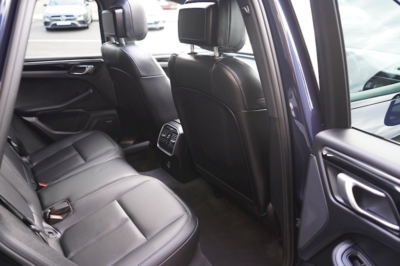 Porsche 3.0T V6 S SUV 5dr Petrol PDK 4WD (s/s) (354 ps)