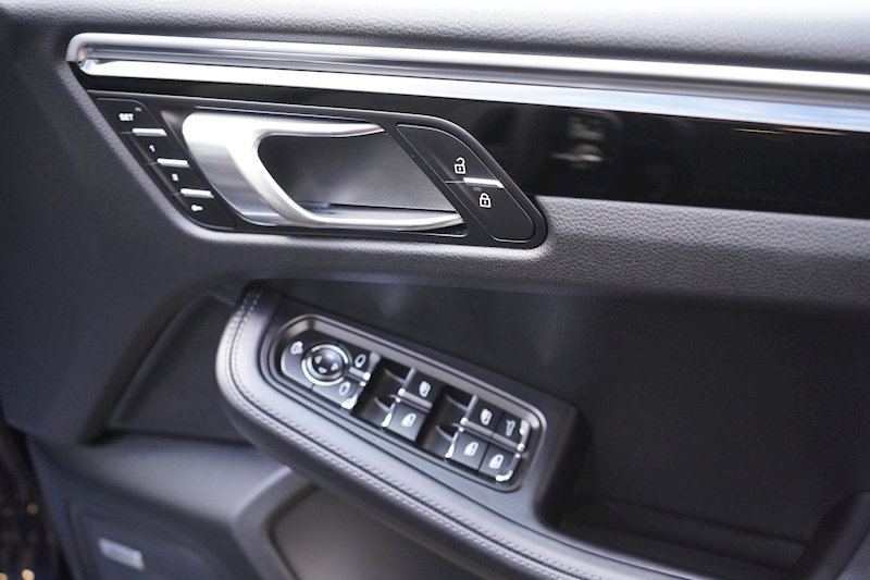 Porsche 3.0T V6 S SUV 5dr Petrol PDK 4WD (s/s) (354 ps)