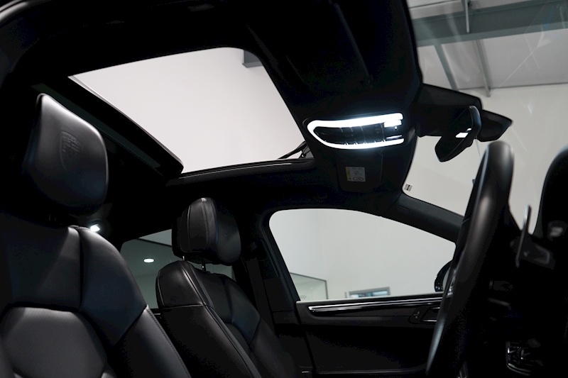 Porsche 3.0T V6 S SUV 5dr Petrol PDK 4WD (s/s) (354 ps)