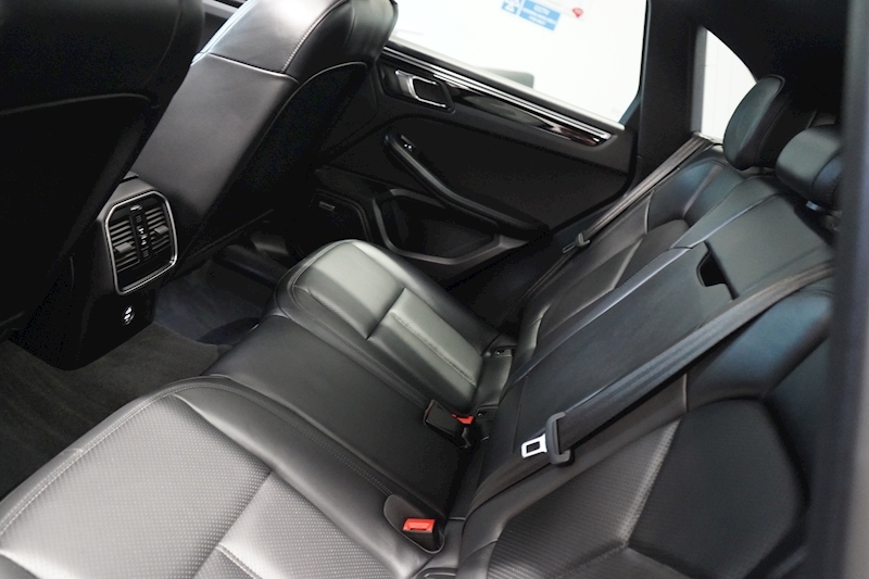 Porsche 3.0T V6 S SUV 5dr Petrol PDK 4WD (s/s) (354 ps)