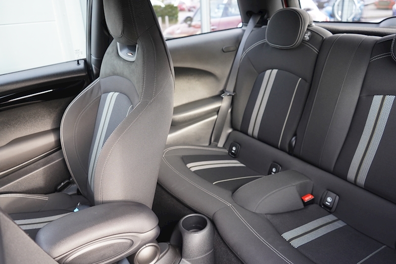 MINI Hatch Mini Cooper S Sport Hatchback 2.0 Automatic Petrol