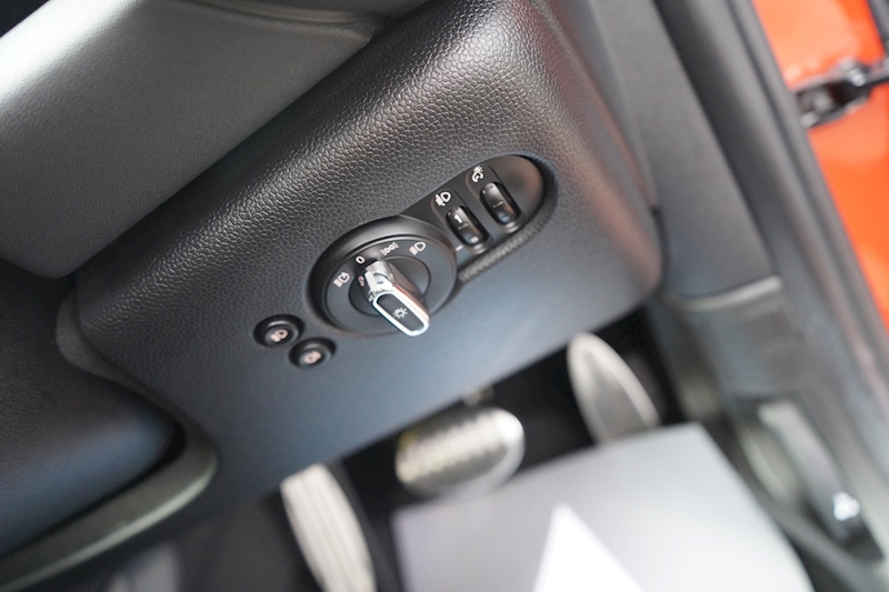 MINI Hatch Mini Cooper S Sport Hatchback 2.0 Automatic Petrol