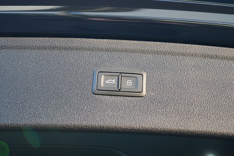 Audi 2.0 TDI 40 Vorsprung 5dr Diesel S Tronic quattro (s/s) (204 ps)