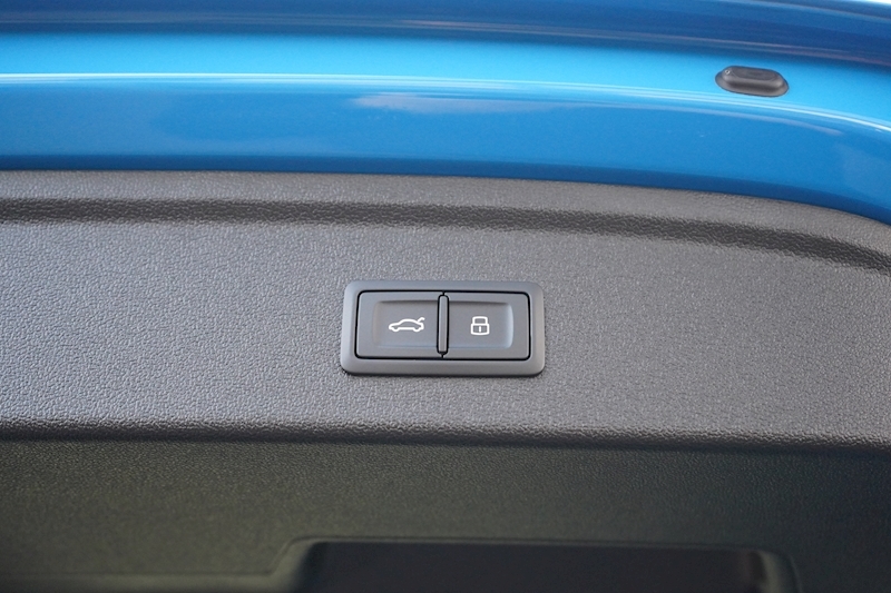 Audi 2.5 TFSI Launch Edition Sportback 5dr Petrol S Tronic quattro (s/s) (400 ps)