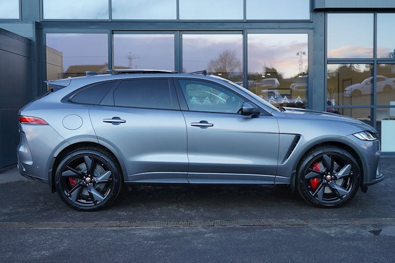 Jaguar 5.0 V8 SVR SUV 5dr Petrol Quickshift AWD (s/s) (550 ps)