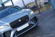 Jaguar 5.0 V8 SVR SUV 5dr Petrol Quickshift AWD (s/s) (550 ps)