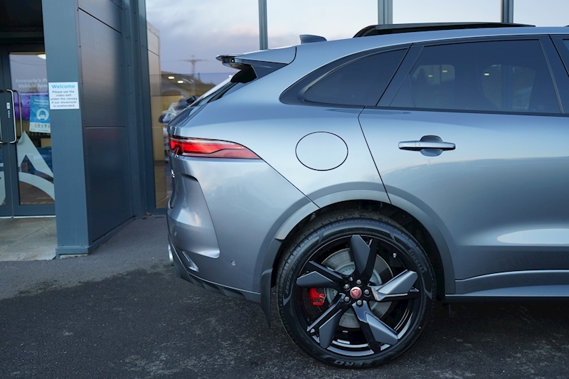 Jaguar 5.0 V8 SVR SUV 5dr Petrol Quickshift AWD (s/s) (550 ps)