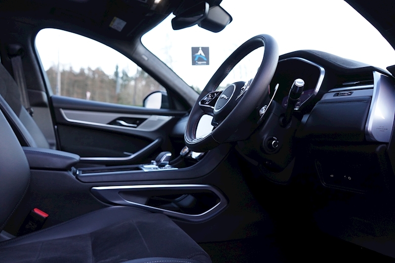 Jaguar 5.0 V8 SVR SUV 5dr Petrol Quickshift AWD (s/s) (550 ps)