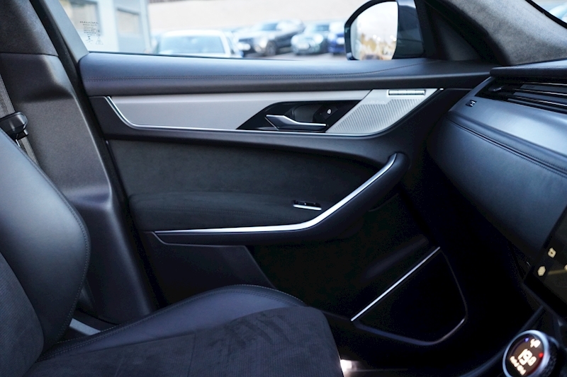 Jaguar 5.0 V8 SVR SUV 5dr Petrol Quickshift AWD (s/s) (550 ps)