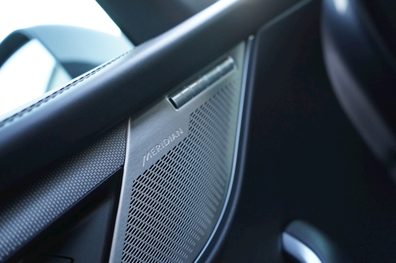 Jaguar 5.0 V8 SVR SUV 5dr Petrol Quickshift AWD (s/s) (550 ps)