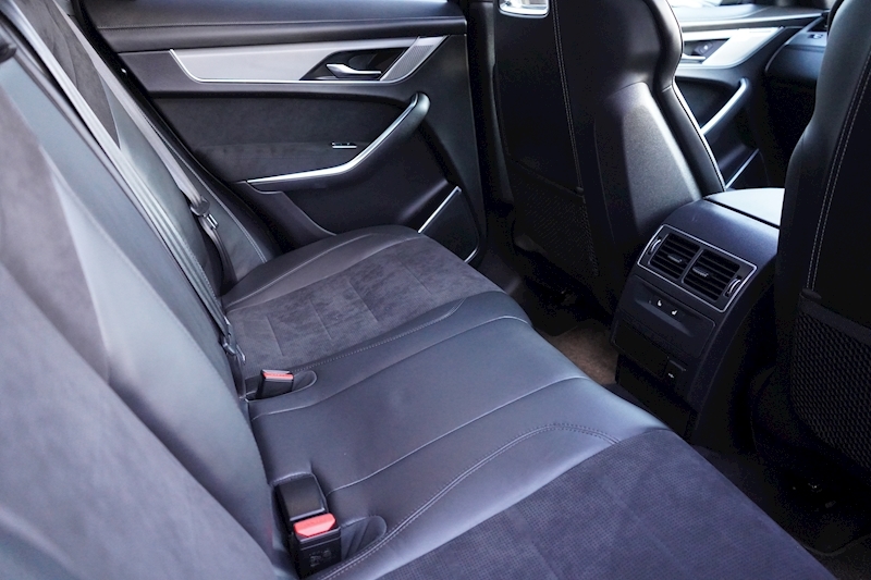 Jaguar 5.0 V8 SVR SUV 5dr Petrol Quickshift AWD (s/s) (550 ps)