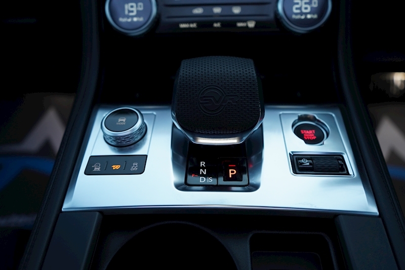 Jaguar 5.0 V8 SVR SUV 5dr Petrol Quickshift AWD (s/s) (550 ps)