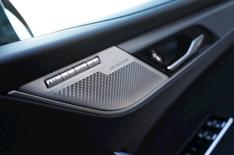 Jaguar 5.0 V8 SVR SUV 5dr Petrol Quickshift AWD (s/s) (550 ps)