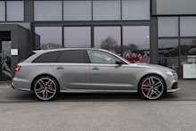 Audi 4.0 TFSI V8 Performance Estate 5dr Petrol Tiptronic quattro Euro 6 (s/s) (605 ps)
