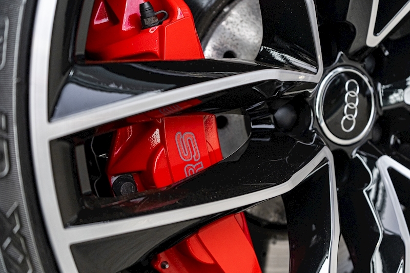 Audi 4.0 TFSI V8 Performance Estate 5dr Petrol Tiptronic quattro Euro 6 (s/s) (605 ps)