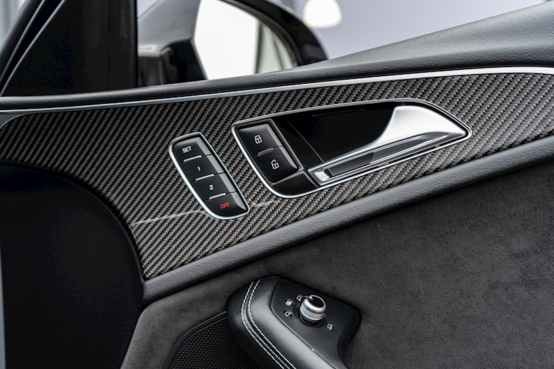 Audi 4.0 TFSI V8 Performance Estate 5dr Petrol Tiptronic quattro Euro 6 (s/s) (605 ps)