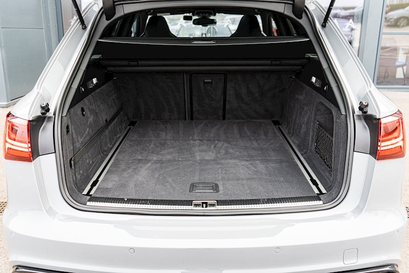 Audi 4.0 TFSI V8 Performance Estate 5dr Petrol Tiptronic quattro Euro 6 (s/s) (605 ps)