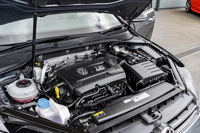 Volkswagen 2.0 TSI BlueMotion Tech R Hatchback 5dr Petrol DSG 4Motion Euro 6 (s/s) (310 ps)