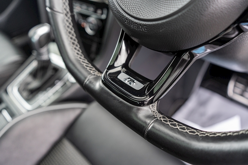 Volkswagen 2.0 TSI BlueMotion Tech R Hatchback 5dr Petrol DSG 4Motion Euro 6 (s/s) (310 ps)