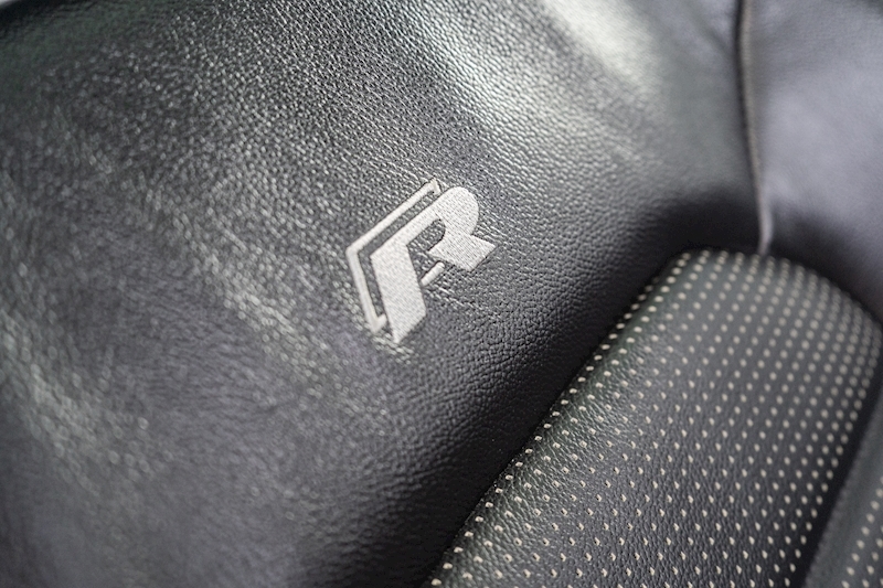 Volkswagen 2.0 TSI BlueMotion Tech R Hatchback 5dr Petrol DSG 4Motion Euro 6 (s/s) (310 ps)