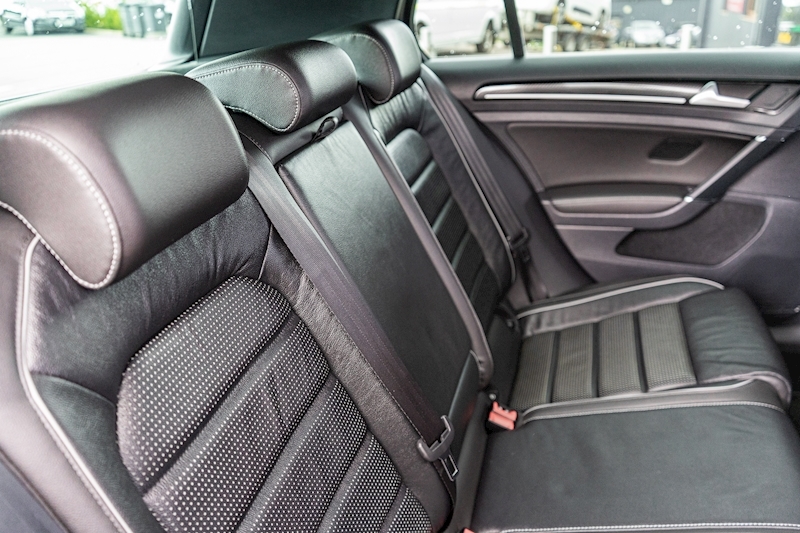 Volkswagen 2.0 TSI BlueMotion Tech R Hatchback 5dr Petrol DSG 4Motion Euro 6 (s/s) (310 ps)