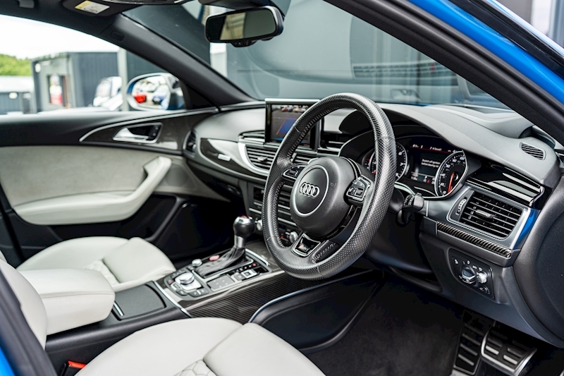 Audi 4.0 TFSI V8 Performance Estate 5dr Petrol Tiptronic quattro Euro 6 (s/s) (605 ps)