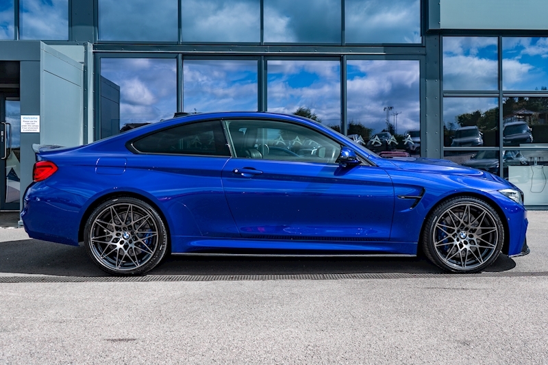 BMW M4 BiTurbo Competition - U3456