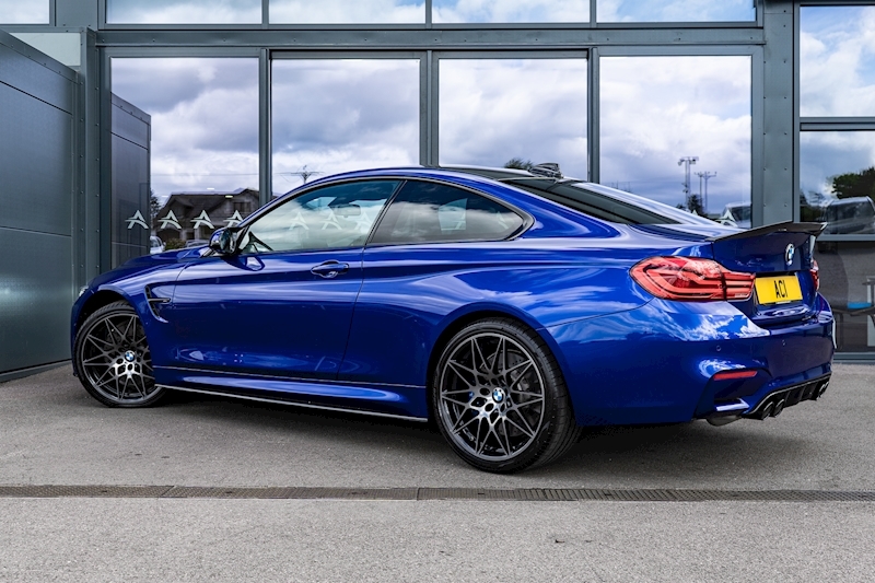 BMW M4 BiTurbo Competition - U3456