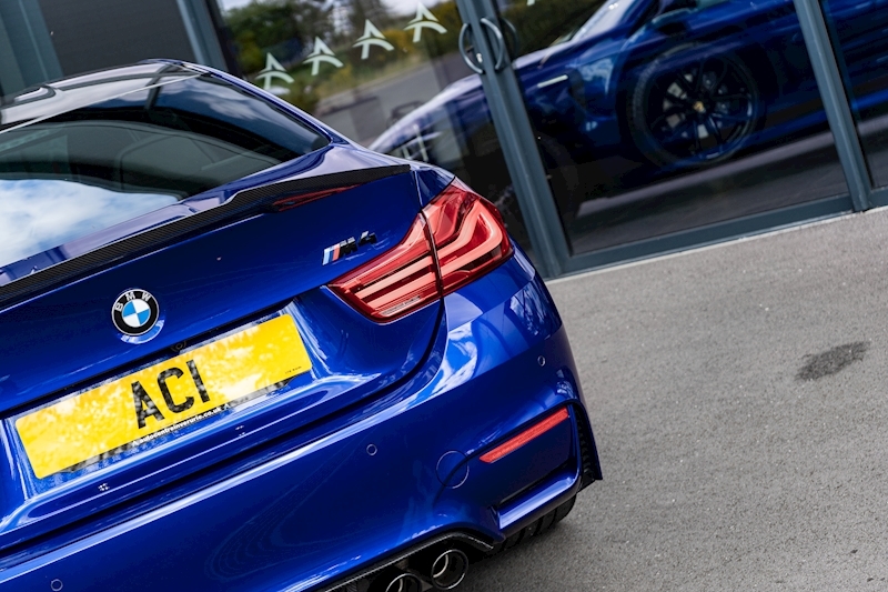BMW M4 BiTurbo Competition - U3456