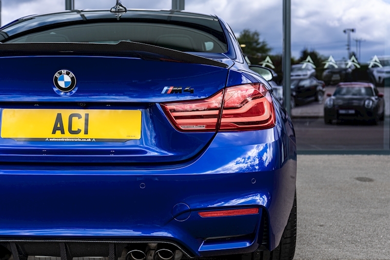 BMW M4 BiTurbo Competition - U3456
