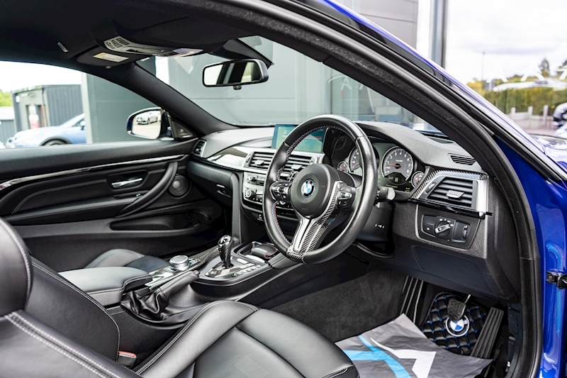BMW M4 BiTurbo Competition - U3456